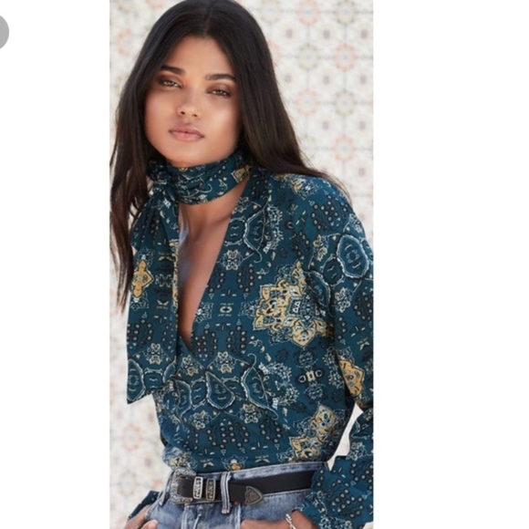 House of Harlow X Revolve Naomi Tie Neck Blouse - Picture 3 of 3